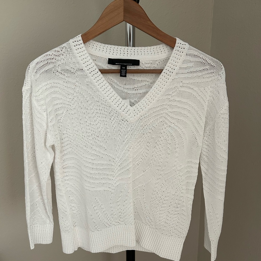White House Black Market light weight White V-Neck Sweater